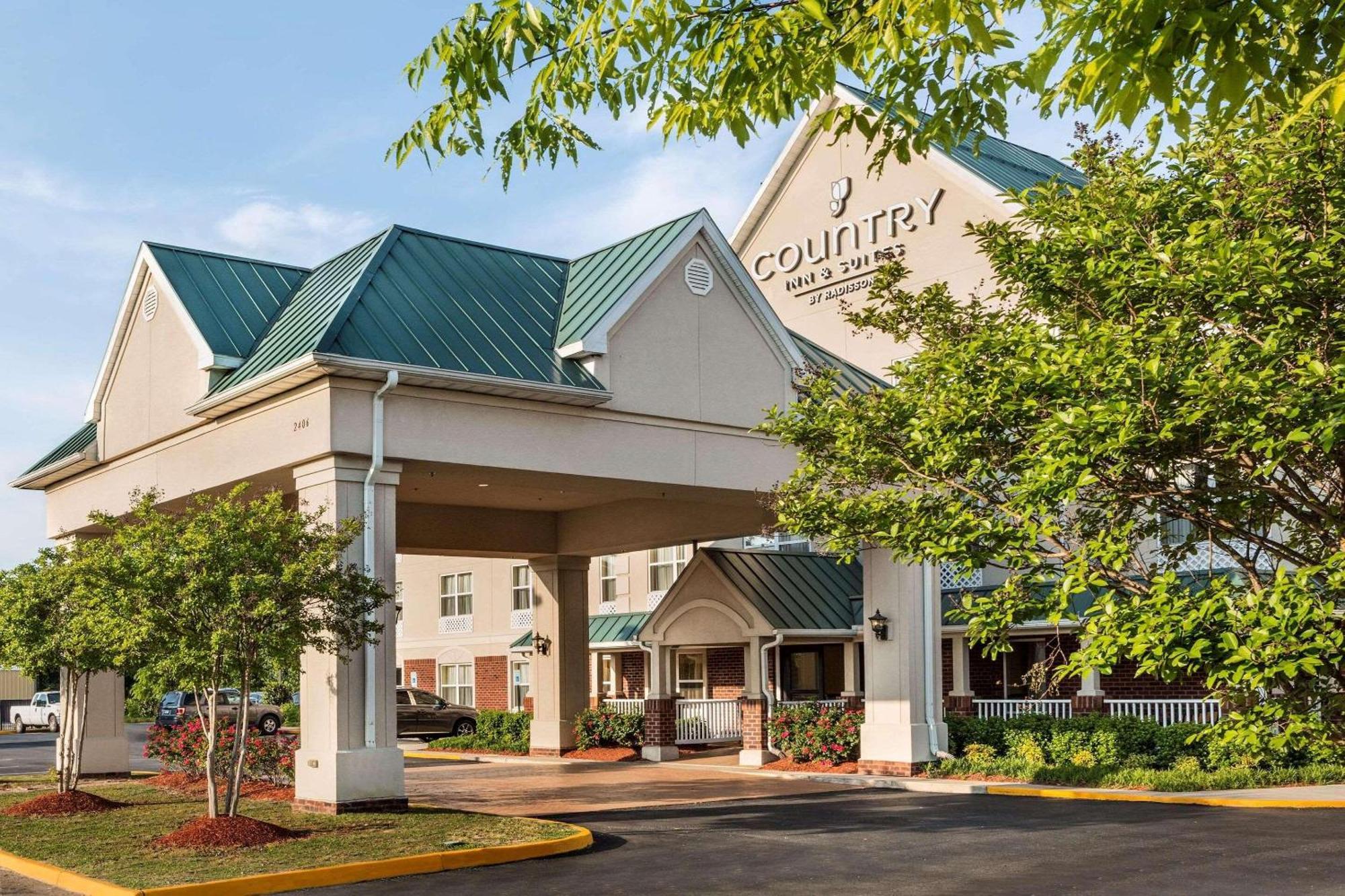 Country & By Radisson, Chester, Va