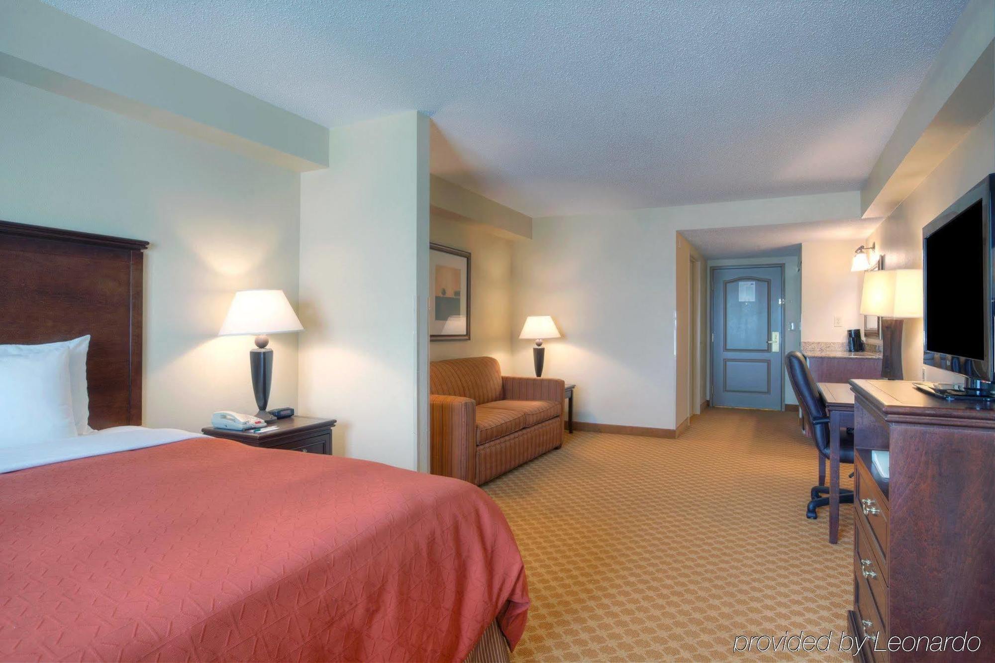 Hotel Country & By Radisson, Chester, Va