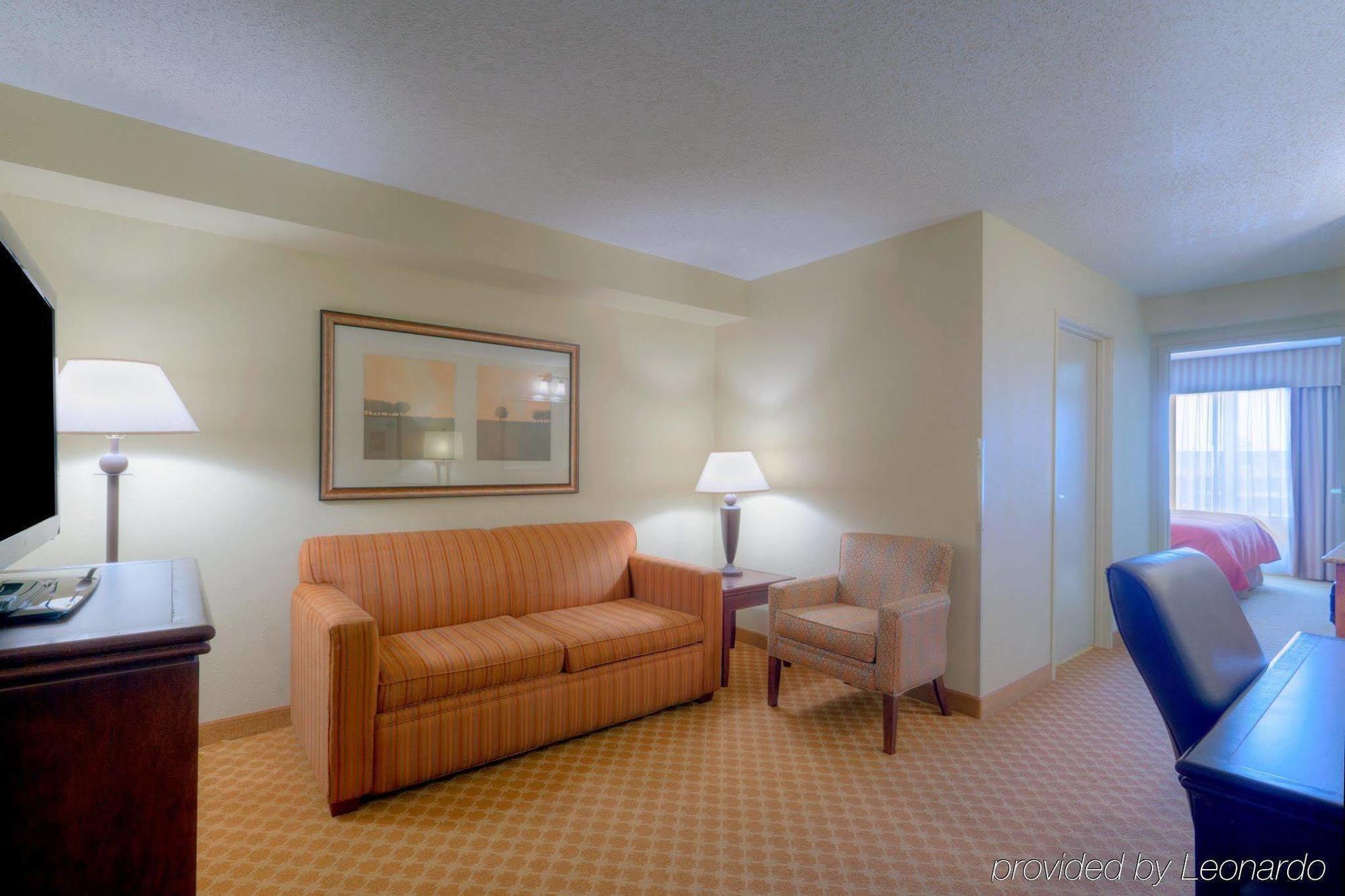 Country & By Radisson, Chester, Va Chester