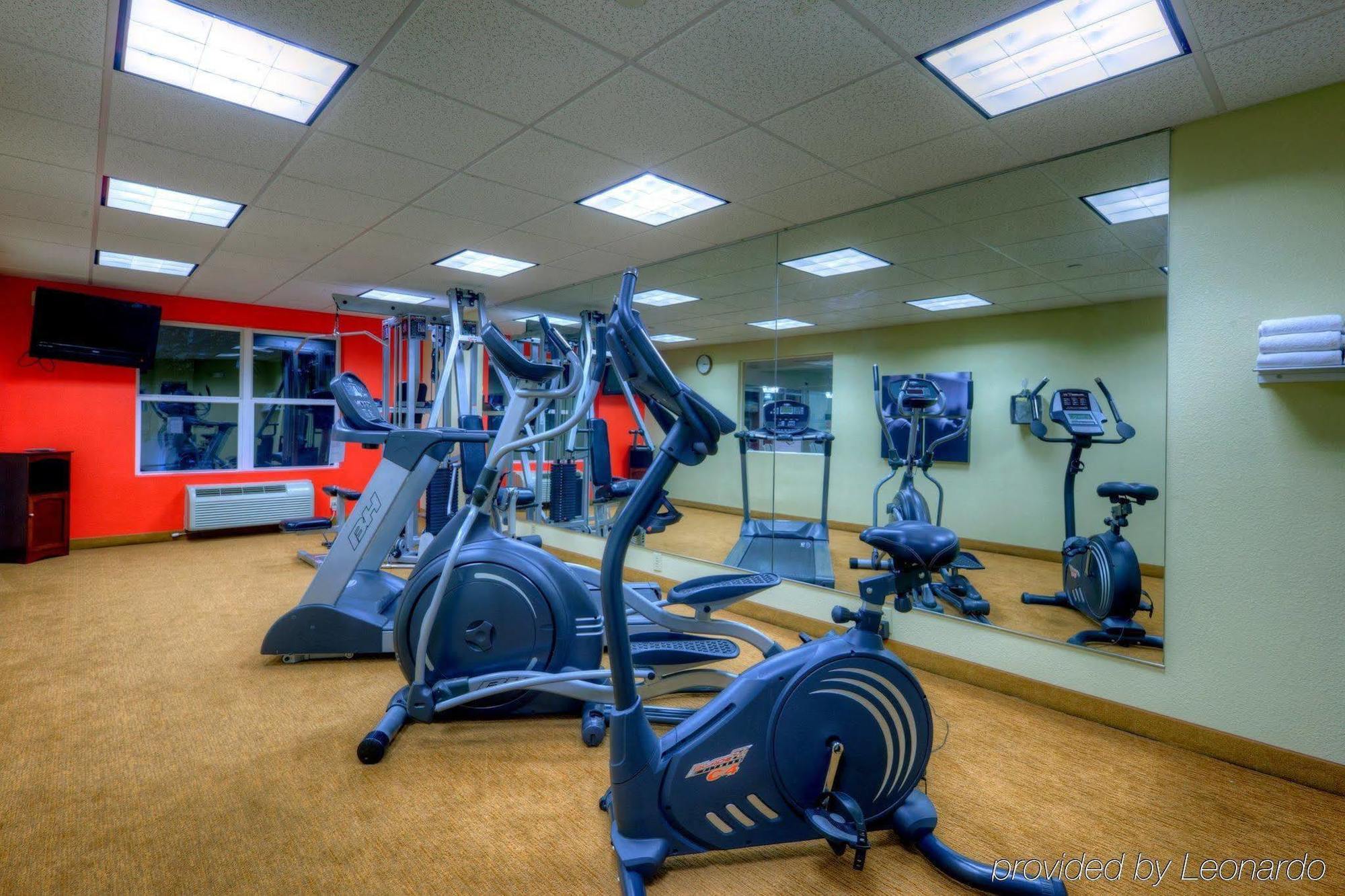 Country & By Radisson, Chester, Va
