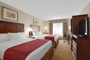 Country & By Radisson, Chester, Va Hotel